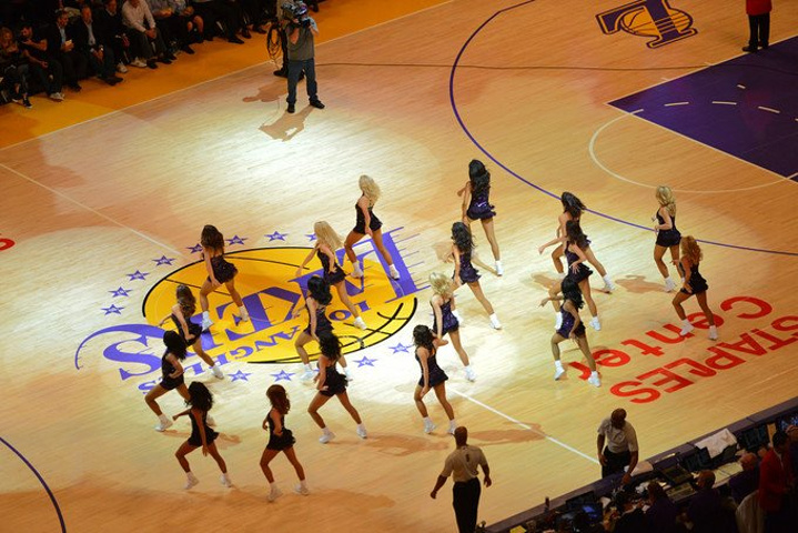 出超过市场 出超过市场