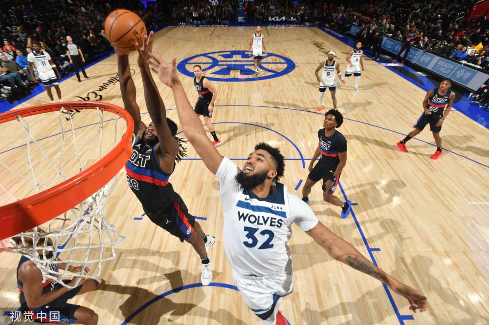 的表现上演 的表现上演